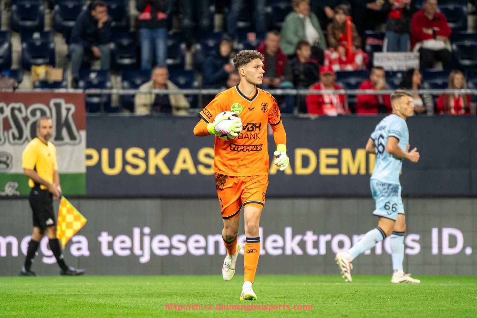 球盟会官网-世俱杯球员因伤被替换后替补球员的整体发挥对比分析